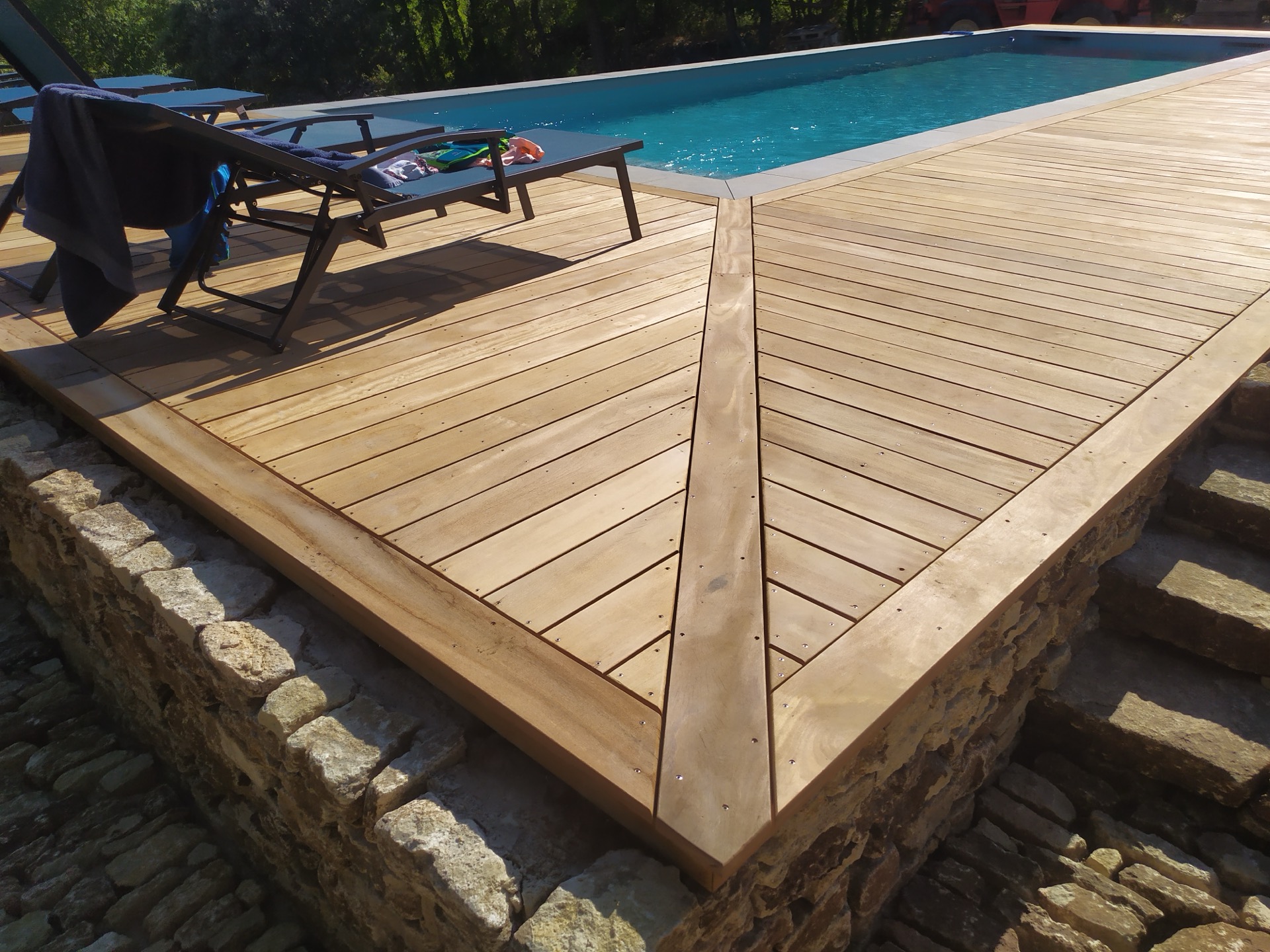 Terrasse en bois de châtaignier