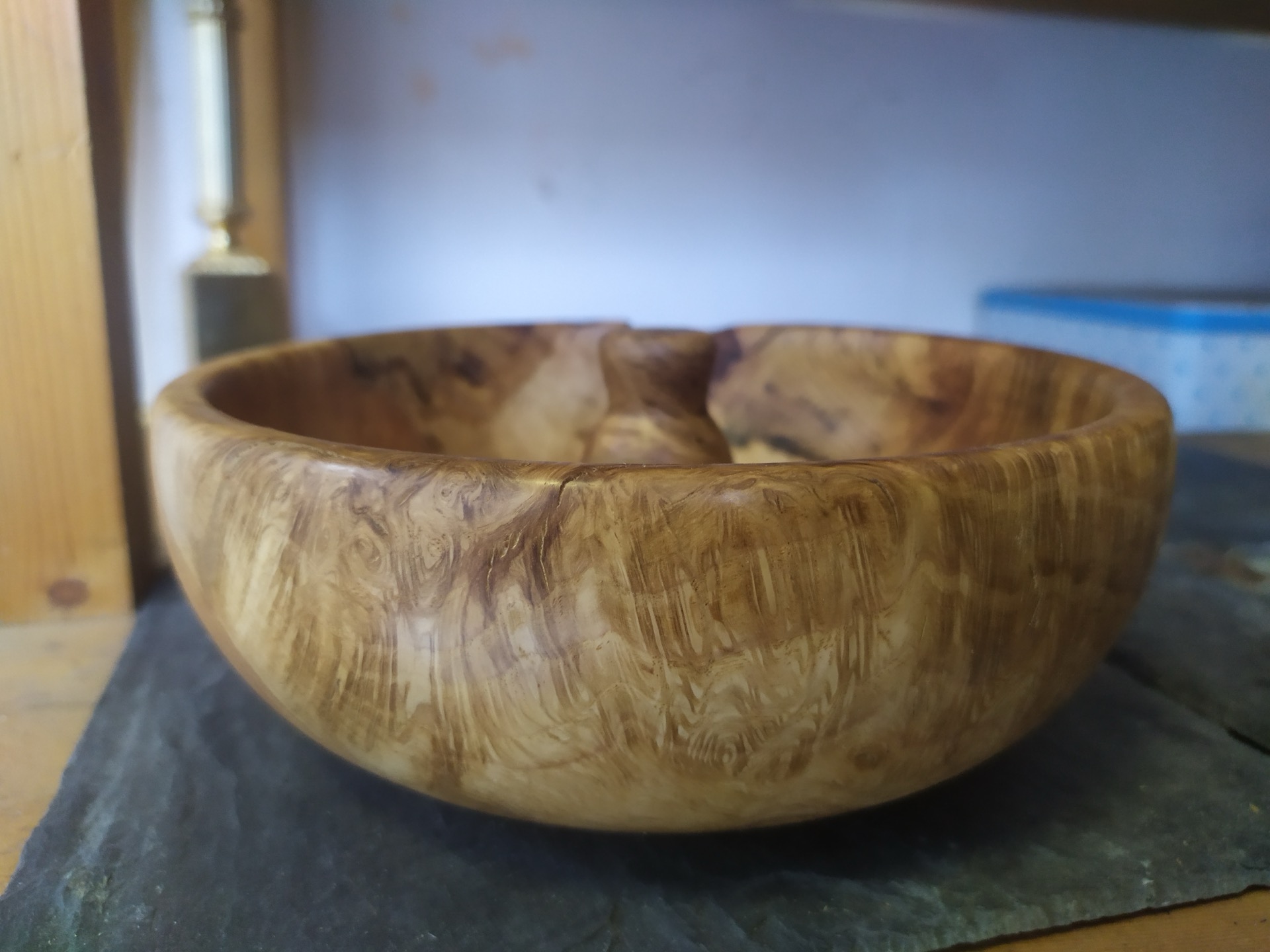 Pièce de bois tournée à l'atelier